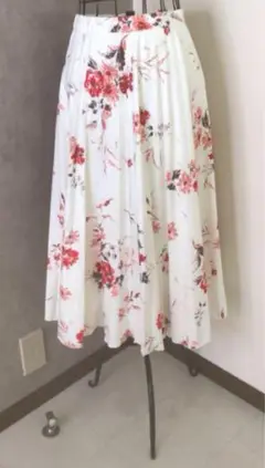 マーキュリーデュオ　花柄スカート ホワイト