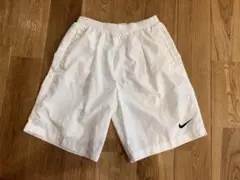 Nike ホワイト ショートパンツ S
