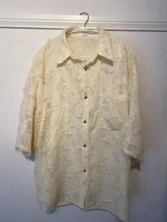 クリーム色 半袖　シャツ