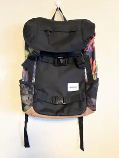 美品　ニクソン　バックパック　リュック　花柄　Nixon ブラック