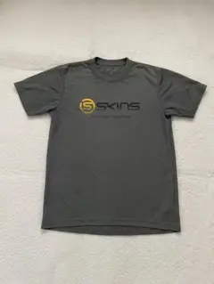 【SKINS】新品未使用未開封 スキンズ　ロングスリーブTシャツ　サイズ：XS 22sk1mlstop_1.jpg