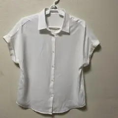 GU ホワイトボタンシャツ 半袖