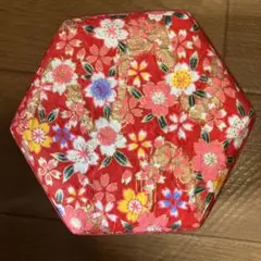 花柄 六角形 小物入れ　赤②