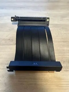 Thermaltake PCIe 4.0 コネクタ　ライザーケーブル