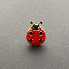 かわいい　てんとう虫　エナメルの輝き　ピンバッジ　プレゼント　簡易ラッピング付き