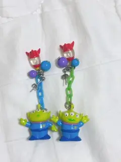 東京ディズニーリゾート　リトルグリーンメン　ピアス