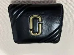 ブラック 二つ折り財布 ゴールド金具付き