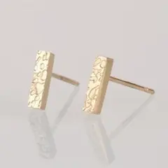 新着　ピアス　ボックスピアス　サージカルステンレス　ゴールド　シンプル　小ぶり