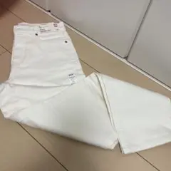 ユニクロスリムストレートハイライズジーンズ白