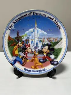 東京ディズニーランド　アンティーク陶器製飾り皿　２００１年製　プレートスタンド付
