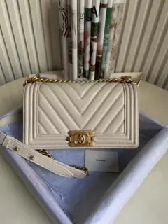 CHANEL クリーム色 ショルダーバッグ