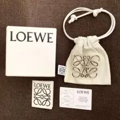 LOEWE / アナグラムブローチ