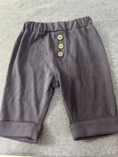 【新品未使用】グレー ボタン付き ハーフパンツ 90