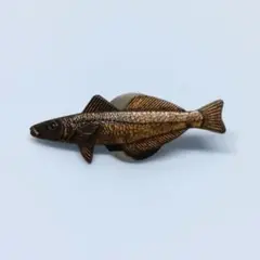 魚型 バッジ　金属製