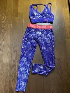 ズンバ　紫色 パームツリー柄 セットアップ