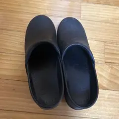 dansko 黒 スリッポン シューズ　サイズは37です。