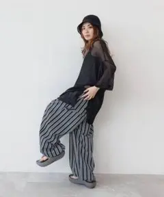 ニコアンド＊美品 マルチストライプワークパンツ ブルー L てぃらさん着用 niko and（ニコアンド）の「[MODE NORM CORE]マルチ