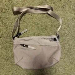 THE NORTH FACE NF0A3XYV0 ショルダーバッグ ベージュ