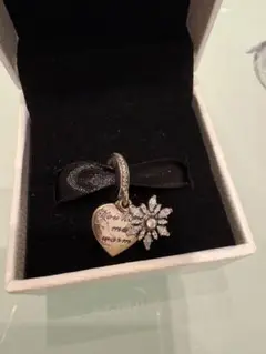 Pandora ハート型チャーム 花モチーフ