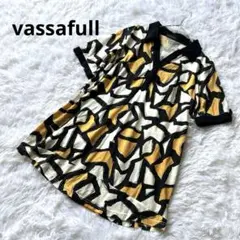 【vassa full】半袖カットソー　総柄　オープンカラー　Ｖネック　夏