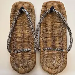 オブジェにいかが？手作りわらじ