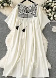 刺繍タッセル付きロングワンピース