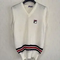 FILA ホワイト Vネック ベスト Mサイズ　レッド　ライン　archive