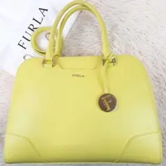 【極美品】フルラ ショルダーバッグ ハンド ロゴチャーム レザー イエロー