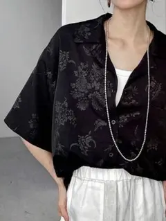 花柄オーバーサイズ半袖シャツ