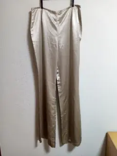 エスカーダ　レディース　パンツ　ゴールド　絹100%