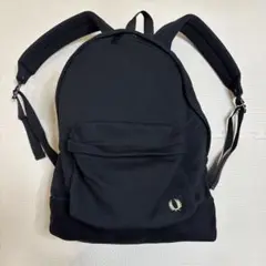 FRED PERRY リュックサック 黒 ワンポイント 黄色 スウェード風 合皮