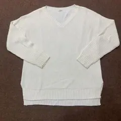 9月1日までの期間限定値下げ！A006 COIZA Vネック ニット セーター
