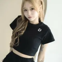 Cheri Domaine ロゴクロップドTシャツ ブラック
