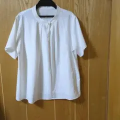 ホワイト 半袖シャツ ボタン付き