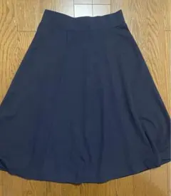 UNIQLO ネイビーフレアスカート　膝丈　膝下