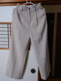 ベージュ スラックス Mサイズ