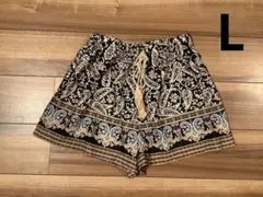 新品未使用　ペイズリープリント　ショートパンツ　L