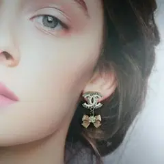 フォロ割あり◆カメリアりぼん揺れるCCピアスpink×white