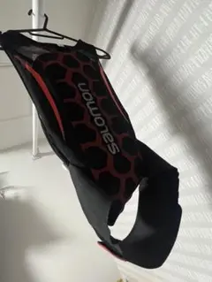 Salomon バックプロテクター J X Lサイズ黒/赤