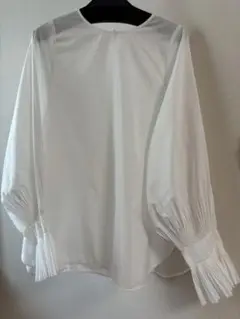 Rouge vif 袖コンシャスブラウス