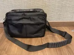 メッセンジャーバッグ　ブラック　黒　メッセンジャーバッグ