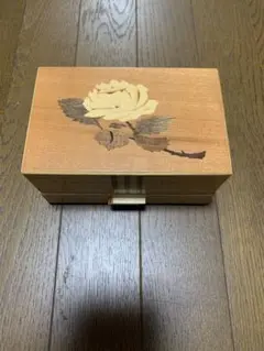 美品✨フラワー柄小物入れ‼️