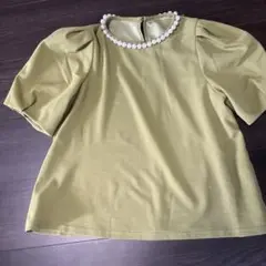 グリーン パフスリーブ トップス