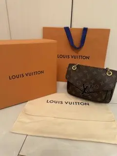 Item thumbnail for item 30c61382-ebe7-4aa8-8543-cabbfa5ebdc2