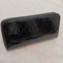 ●長財布　エナメル　黒薔薇型押し