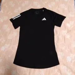 adidas ブラック ショートスリーブ Tシャツ