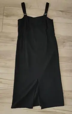 黒のサロペット・オーバーオール
