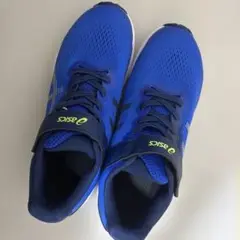 asics スニーカー　22.5 美品