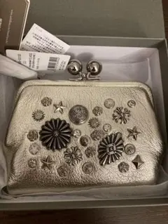新品　ペルケ perche マルチスタッズがま口二つ折り財布　がま口　本革