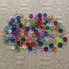多色プラスチックビーズ約100個